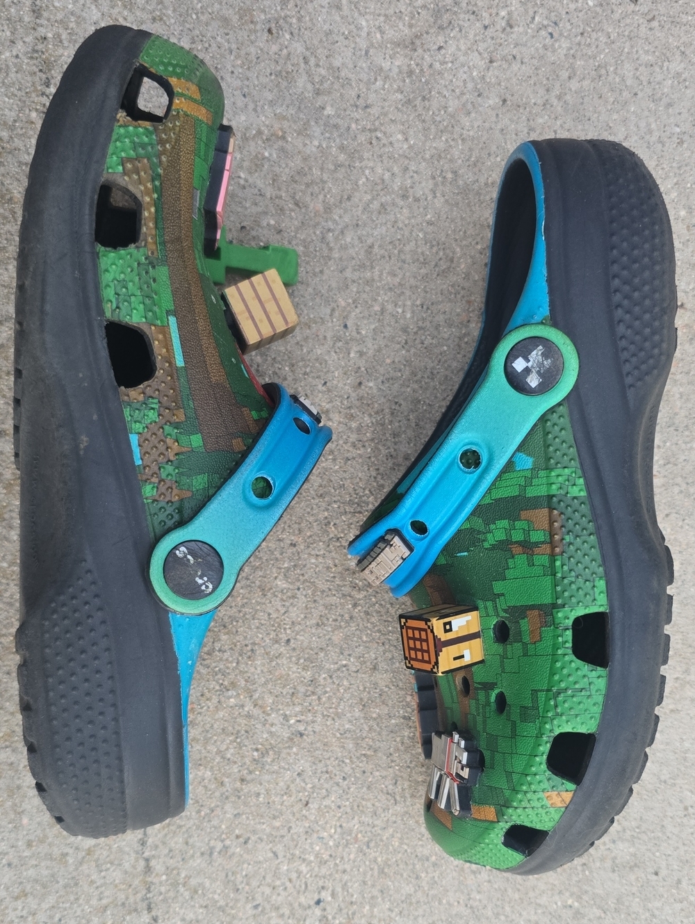 Kids CROCS X Minecraft - Picture 7 of 10